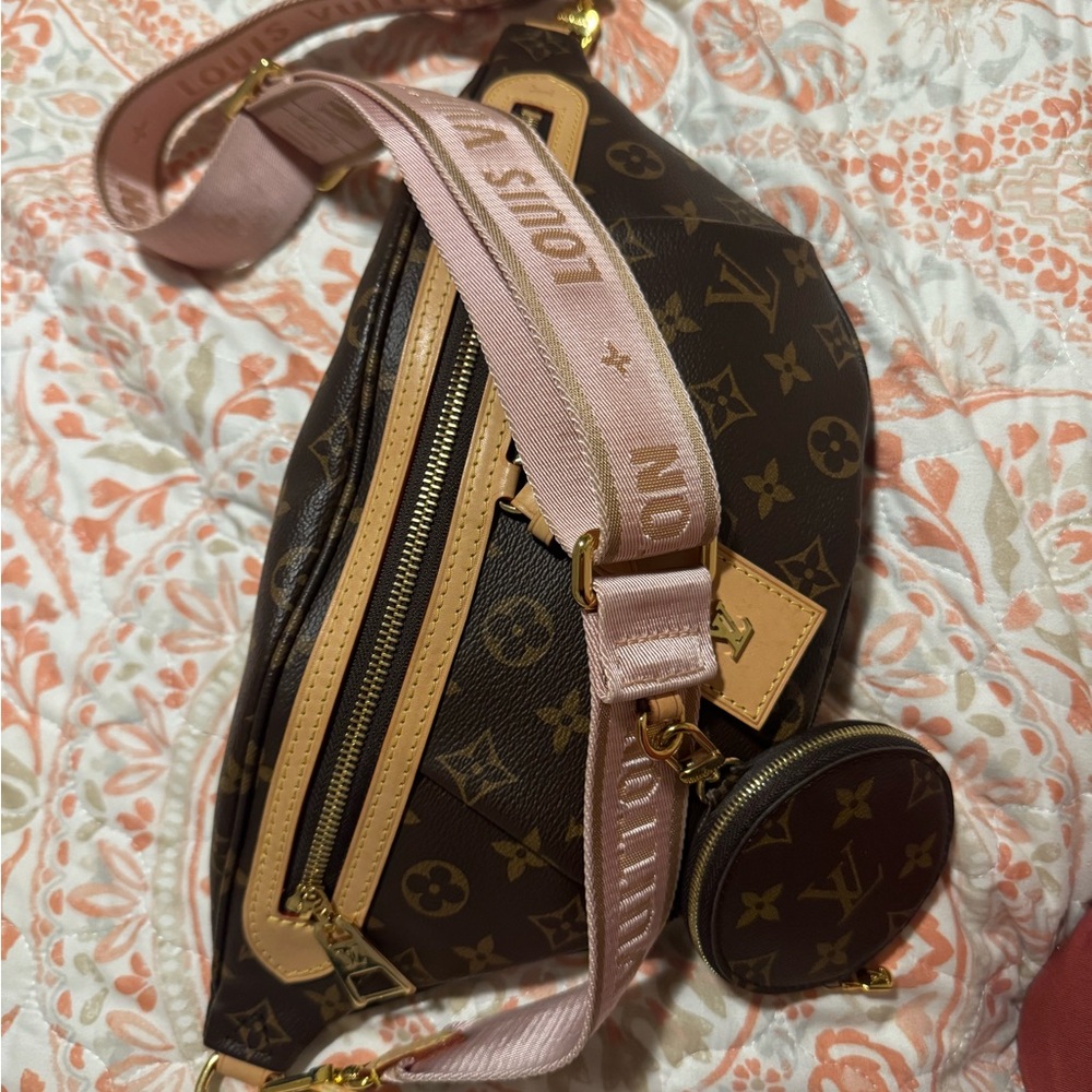 Louis Vuitton High Rise w twist 🤤